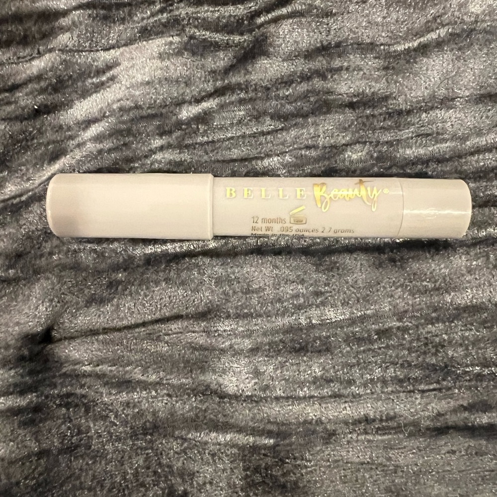 Belle Beauty by Kim Gravel Platinum Eyeshadow Stick